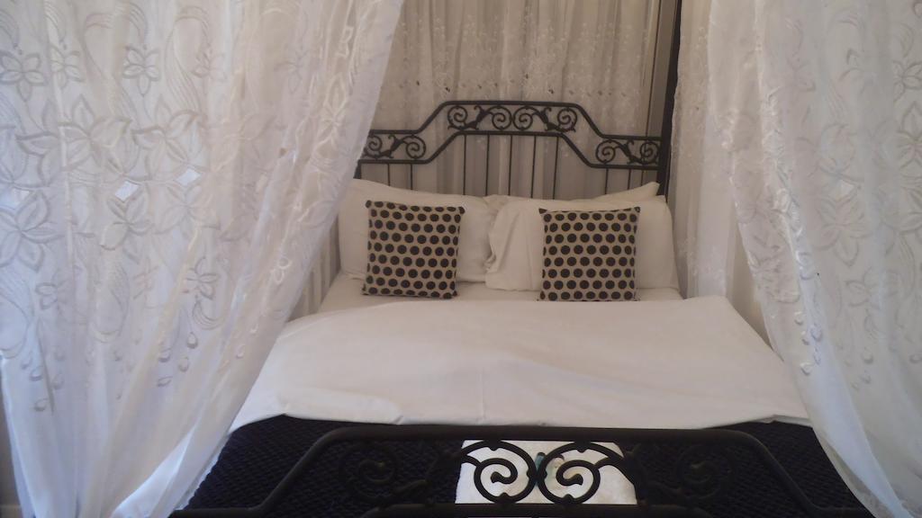 Double Room with Four Poster Bed
